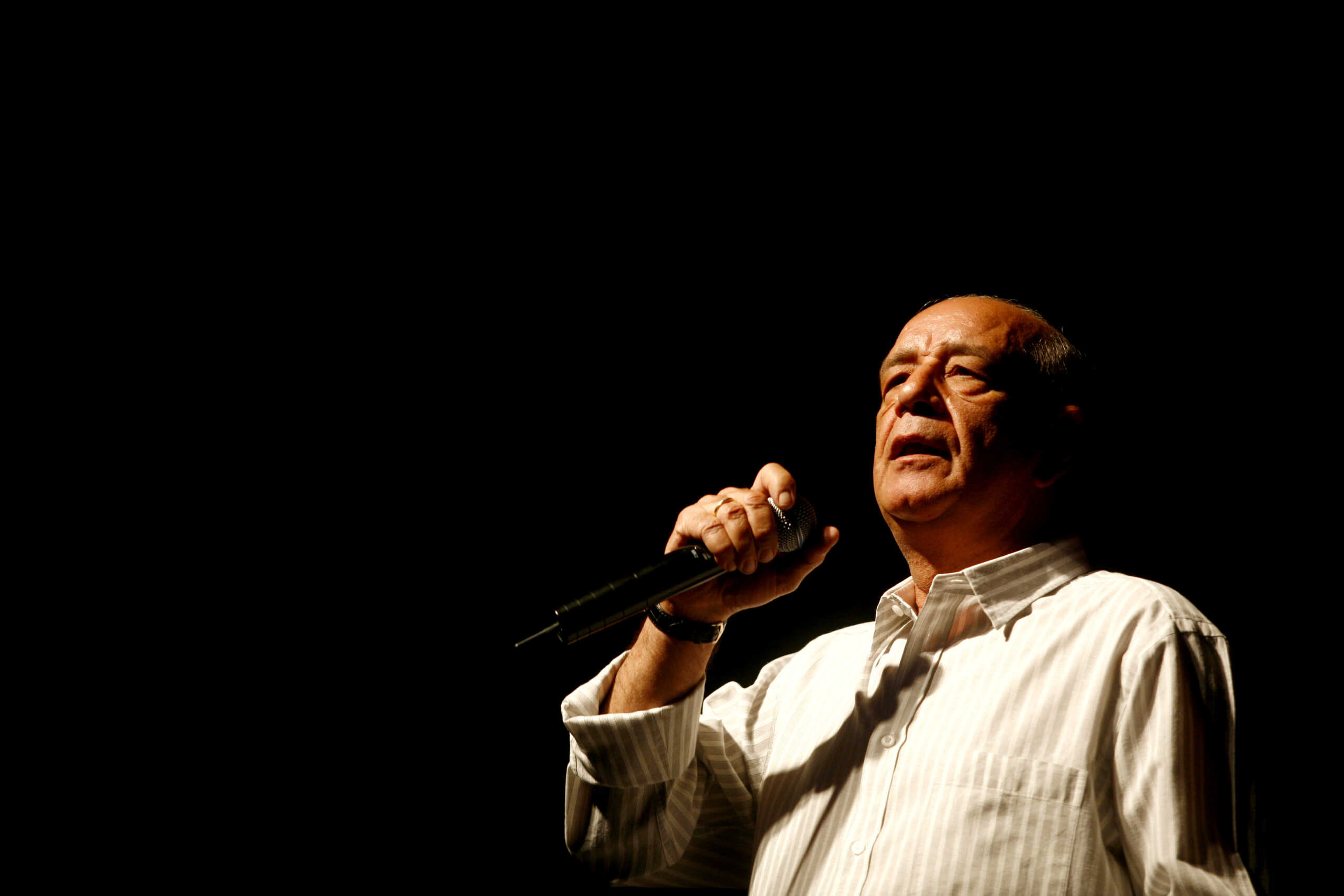 'Åöõãå óÞìåñá Ýíáò áðü ôïõò óçìáíôéêüôåñïõò åñìçíåõôÝò ôïõ Åëëçíéêïý ôñáãïõäéïý,ï ÄçìÞôñçò ÌçôñïðÜíïò,öùôïãñáößåò áñ÷åßïõ,Ôñßôç 17 Áðñéëßïõ 2012 (EUROKINISSI