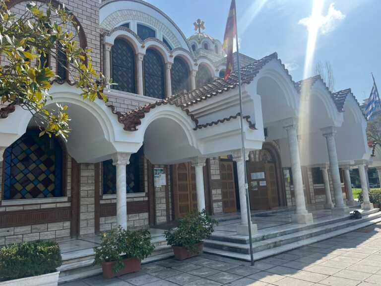 «Αν φοβόμουν δεν θα βρισκόμουν τώρα στην εκκλησία» λέει στο newsit.gr o αρχιμανδρίτης από τη Θεσσαλονίκη - Έχει τεθεί σε αργία από τις αρχές του έτους
