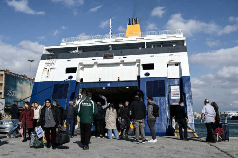ΕΛΣΤΑΤ: Άνοδος 2,6% το γ’ τρίμηνο του 2023 στη διακίνηση επιβατών στα λιμάνια