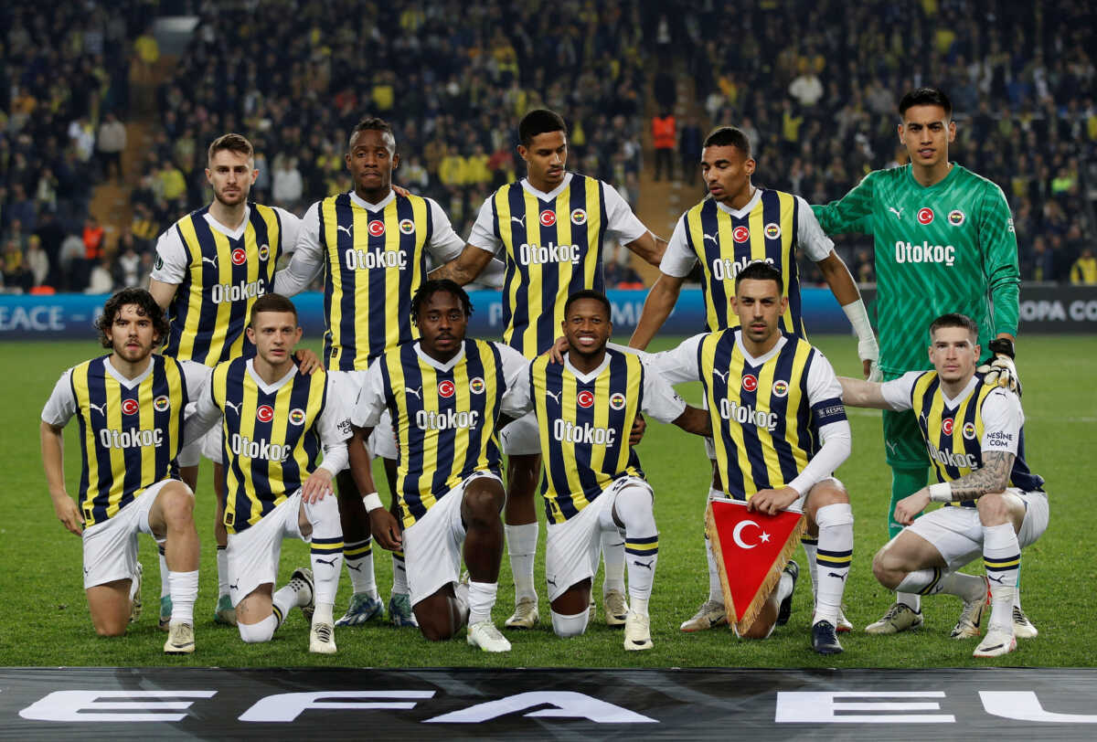 Soccer Football - Europa Conference League - Round of 16 - Second Leg - Fenerbahce v Union Saint-Gilloise - Sukru Saracoglu Stadium, Istanbul, Turkey - March 14, 2024 Fenerbahce team group before the match REUTERS