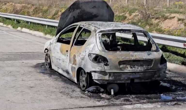 Αυτοκίνητο καταστράφηκε από φωτιά στην Εγνατία Οδό - Αυτοψία μετά τις στιγμές τρόμου που έζησε οδηγός