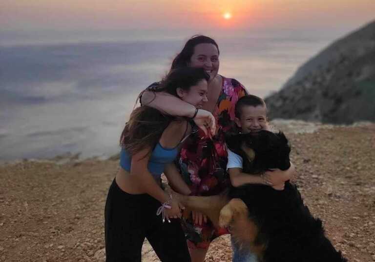 46χρονη εγκατέλειψε την Αθήνα για τη Γαύδο και νιώθει πως βρίσκεται «σε άλλη διάσταση»