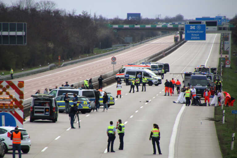 Τραγωδία στη Γερμανία: Ανετράπη τουριστικό λεωφορείο - Τουλάχιστον 5 νεκροί και αρκετοί τραυματίες