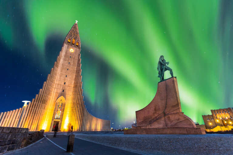Η μεγαλύτερη εκκλησία της Ισλανδίας που κλέβει τις εντυπώσεις για το σχήμα της