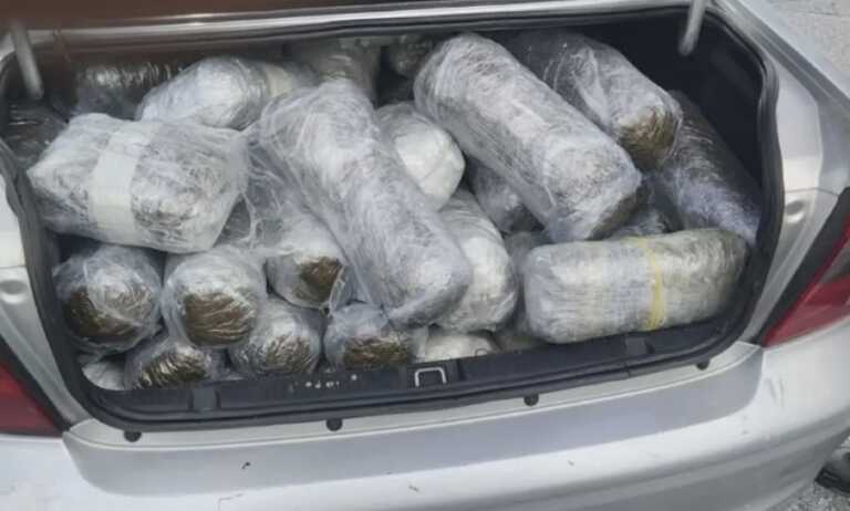 100 κιλά ναρκωτικά μέσα σε αυτό το αυτοκίνητο με προορισμό την Αθήνα - Δύο συλλήψεις μετά από καταδίωξη