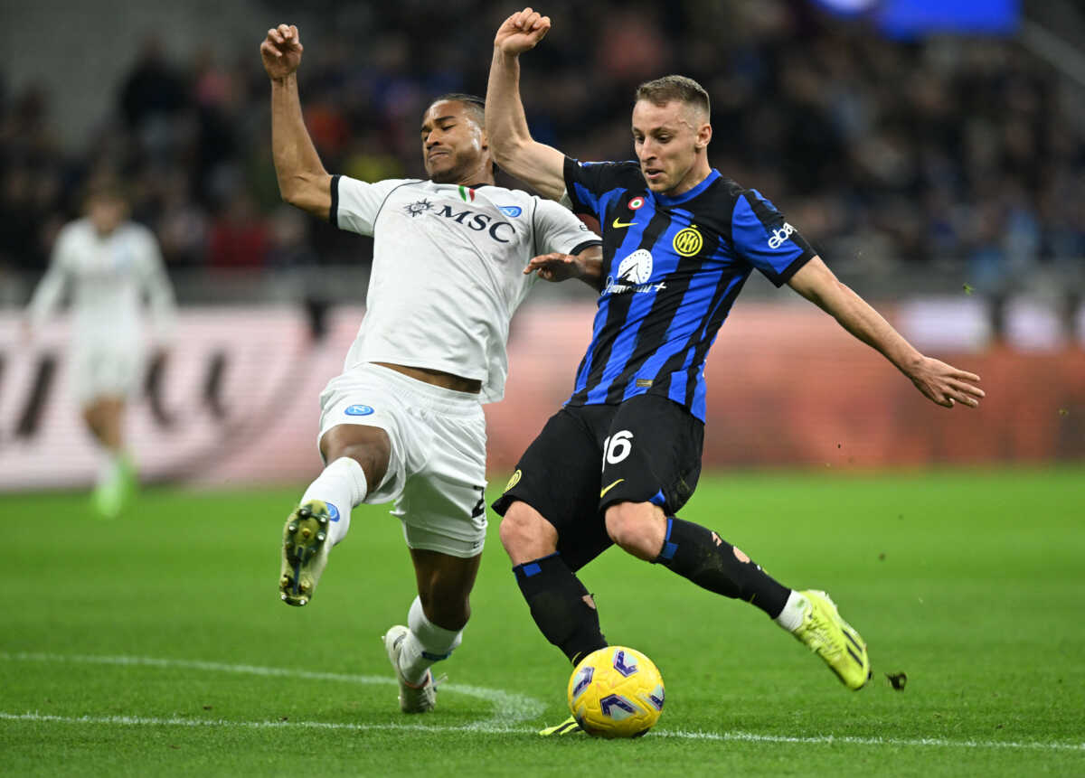 Soccer Football - Serie A - Inter Milan v Napoli - San Siro, Milan, Italy - March 17, 2024 Napoli's Jens Cajuste in action with Inter Milan's Davide Frattesi REUTERS