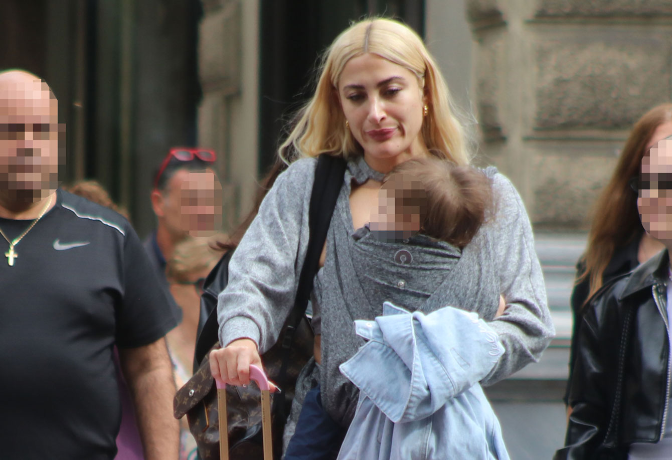 Η Ιωάννα Τούνη πλάνταξε γιατί έφυγε ταξίδι χωρίς τον γιο της 