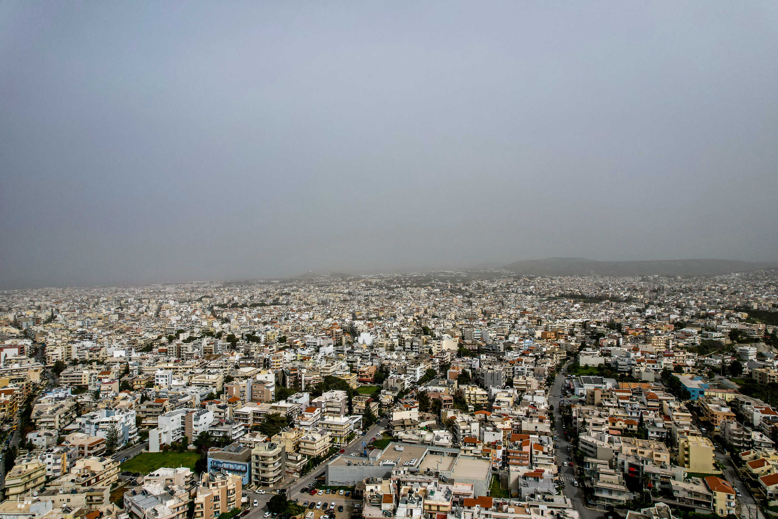 Καιρός: Η αφρικανική σκόνη «έπνιξε» την νότια Ελλάδα – Έρχεται νέο κύμα από την Δευτέρα