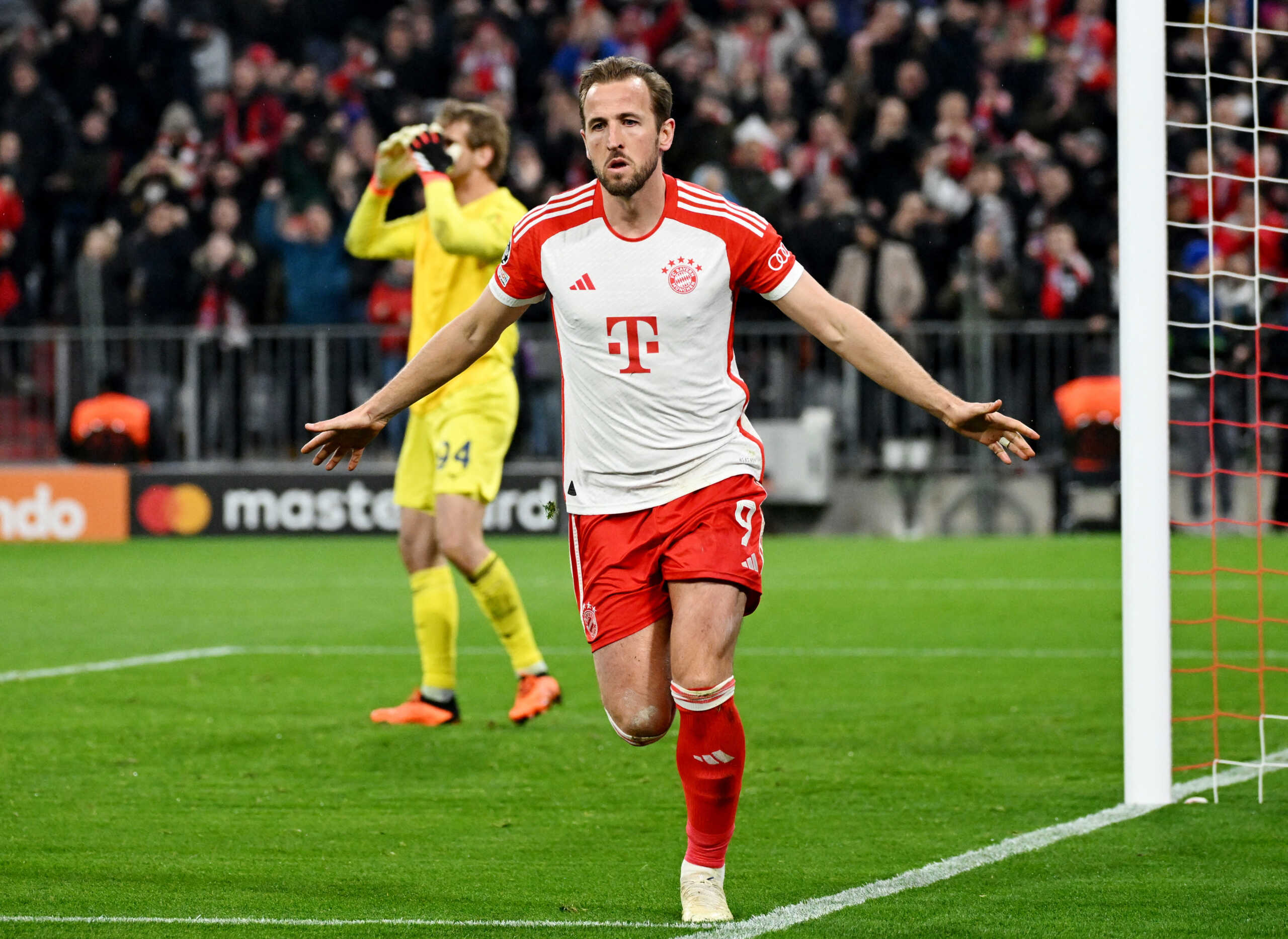 Soccer Football - Champions League - Round of 16 - Second Leg - Bayern Munich v Lazio - Allianz Arena, Munich, Germany - March 5, 2024 Bayern Munich's Harry Kane celebrates scoring their first goal REUTERS