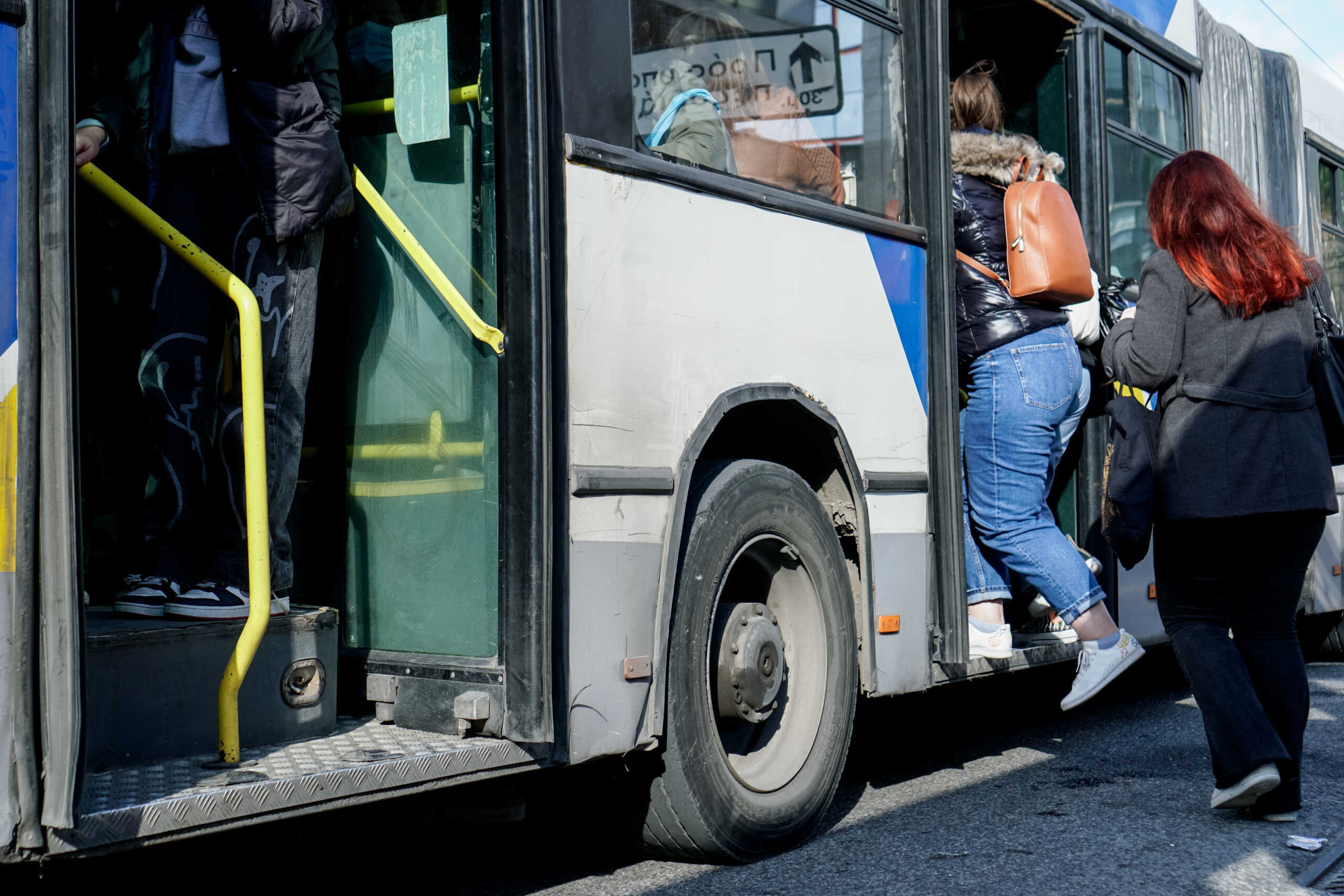 Άνω Λιόσια: Οδηγός λεωφορείου κατηγορείται ότι προσπάθησε να βιάσει 53χρονη