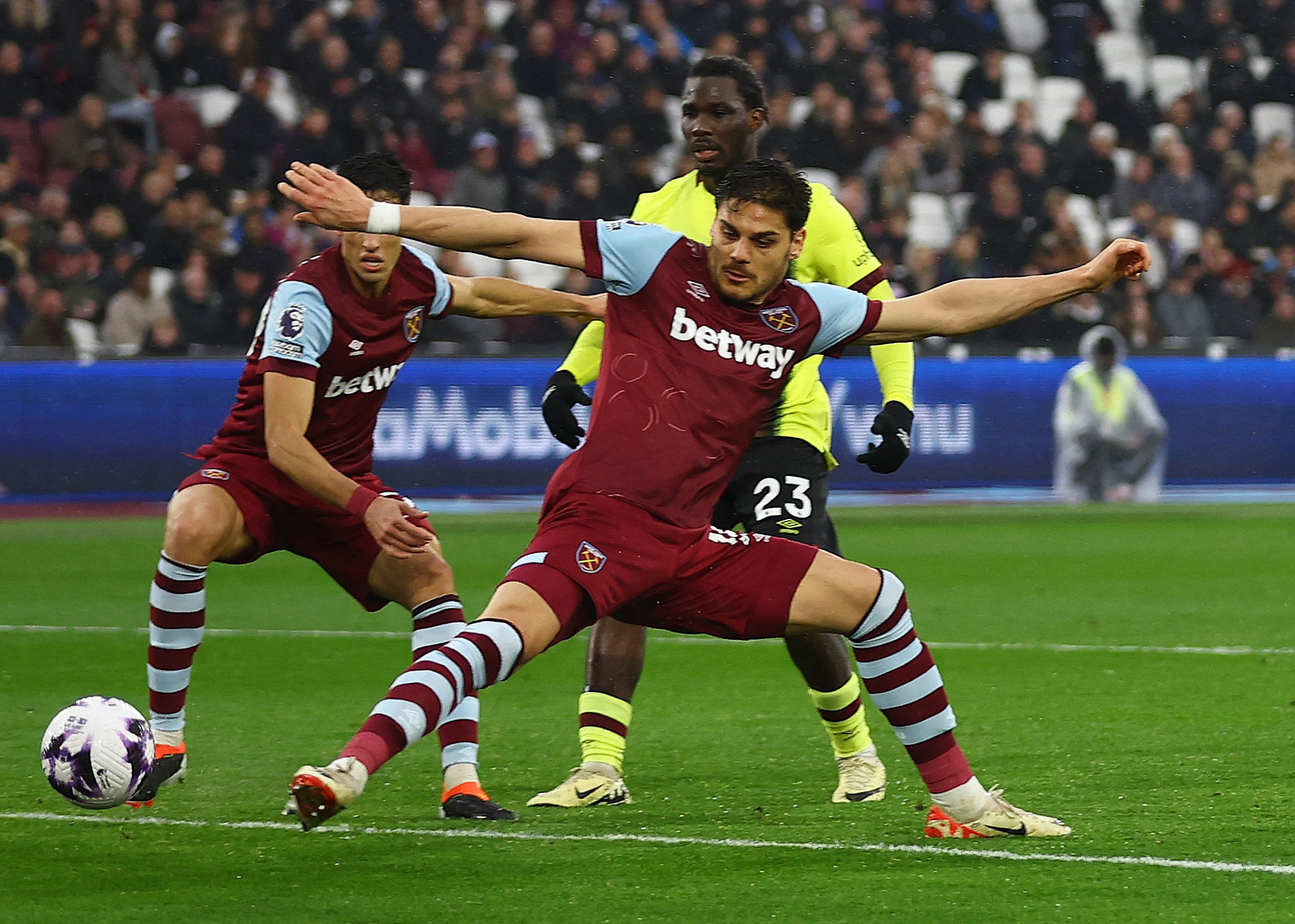 Soccer Football - Premier League - West Ham United v Burnley - London Stadium, London, Britain - March 10, 2024 West Ham United's Konstantinos Mavropanos scores an own goal and Burnley's second Action Images via Reuters
