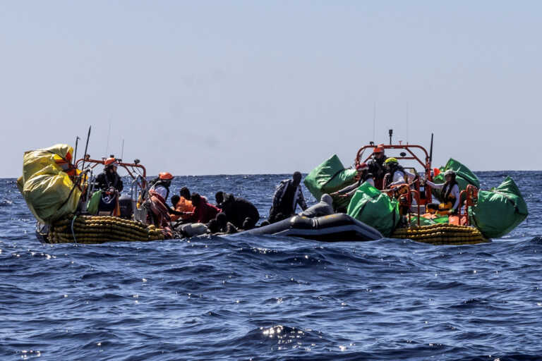 Τουλάχιστον 21 μετανάστες νεκροί ανάμεσά τους και 5 παιδιά σε ναυάγιο με μετανάστες ανοιχτά της Τουρκίας