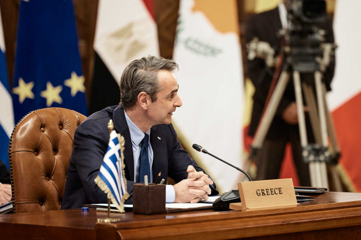 Επίσκεψη του Πρωθυπουργού Κυριάκου Μητσοτάκη στο Κάιρο από κοινού με την Πρόεδρο της Κομισιόν Ούρσουλα φον ντερ Λάιεν, τους πρωθυπουργούς της Ιταλίας Τζιόρτζια Μελόνι, του Βελγίου Αλεξάντερ ντε Κρο και τον καγκελάριο της Αυστρίας Καρλ Νεχάμερ, Κυριακή 17 Μαρτίου 2024. 
(ΔΗΜΗΤΡΗΣ ΠΑΠΑΜΗΤΣΟΣ