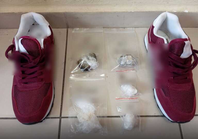 Τα αθλητικά παπούτσια έκρυβαν ναρκωτικά - Επισκεπτήριο με δύο συλλήψεις στις φυλακές Τρικάλων