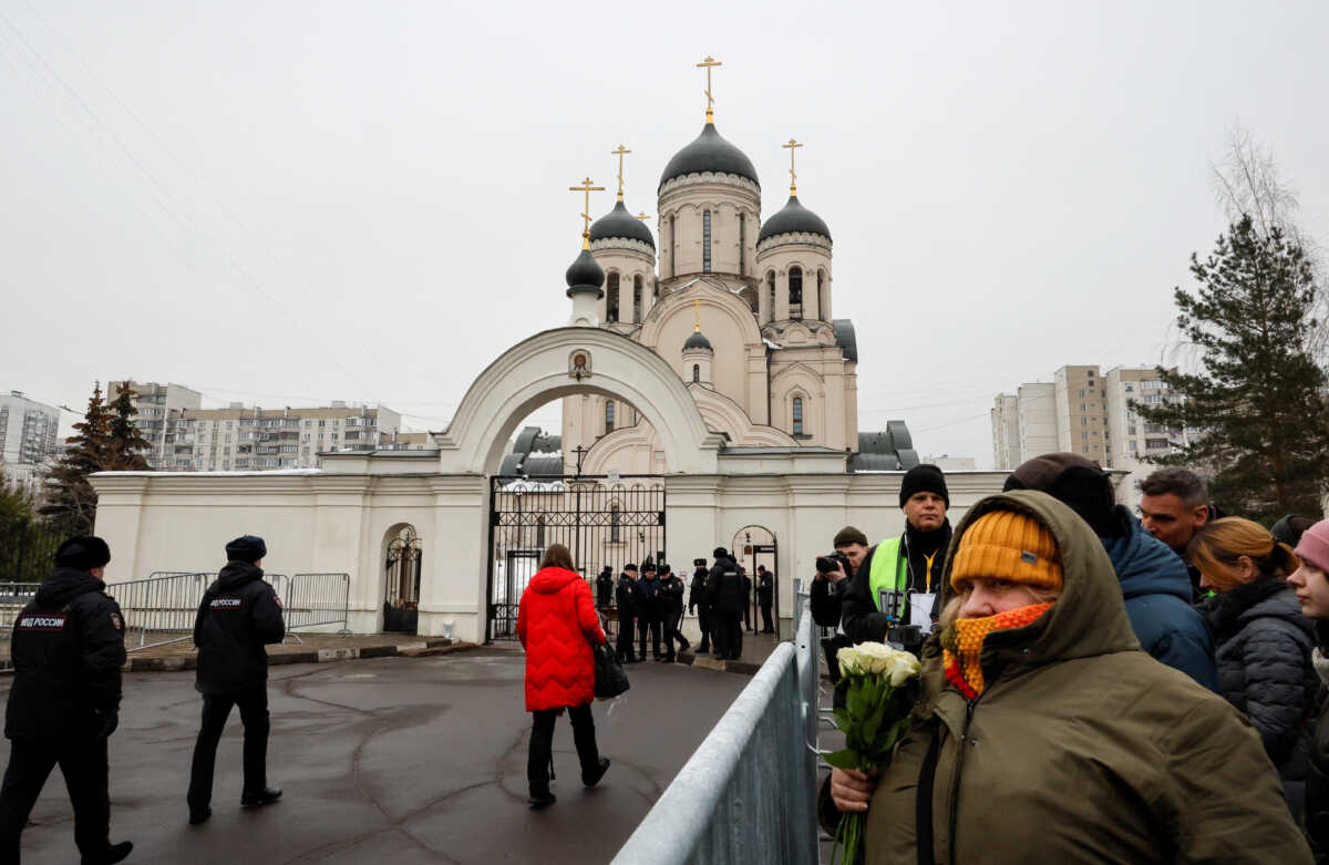 Ναβάλνι: Σήμερα η κηδεία του μεγαλύτερου πολιτικού εχθρού του Πούτιν - Θα καθυστερήσει η τελετή - ΦΩΤΟ