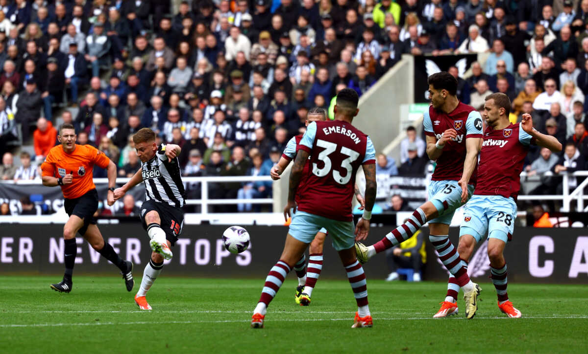 Soccer Football - Premier League - Newcastle United v West Ham United - St James' Park, Newcastle, Britain - March 30, 2024 Newcastle United's Harvey Barnes scores their fourth goal Action Images via Reuters