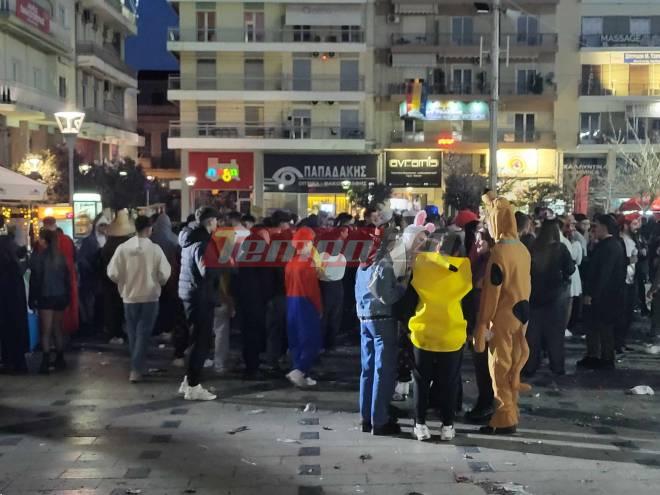 Η Πάτρα έμεινε ξύπνια μέχρι το πρωί - Πάνω από 60.000 τίμησαν το φετινό καρναβάλι