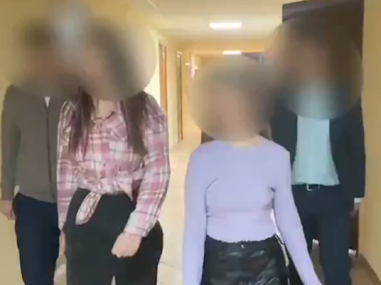 Ρωσία: 500 ευρώ πρόστιμο σε δυο γυναίκες που δημοσίευσαν βίντεο να φιλιούνται