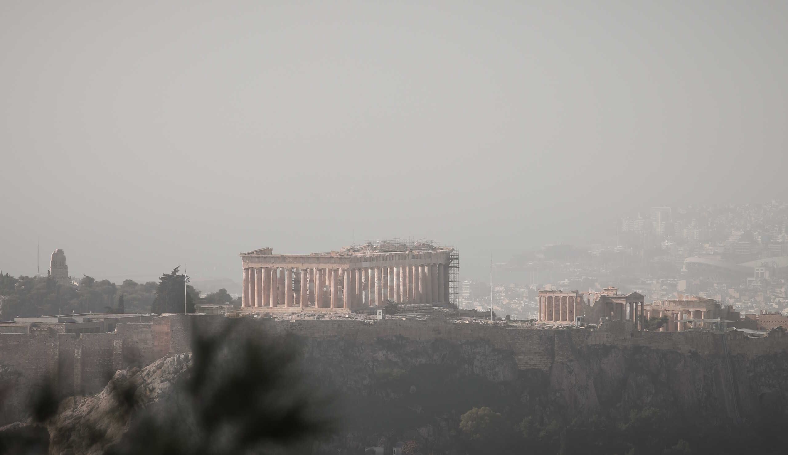 Η «καταιγίδα» αφρικανικής σκόνης γεμίζει νοσοκομεία: «Τοξικό και επικίνδυνο μείγμα»