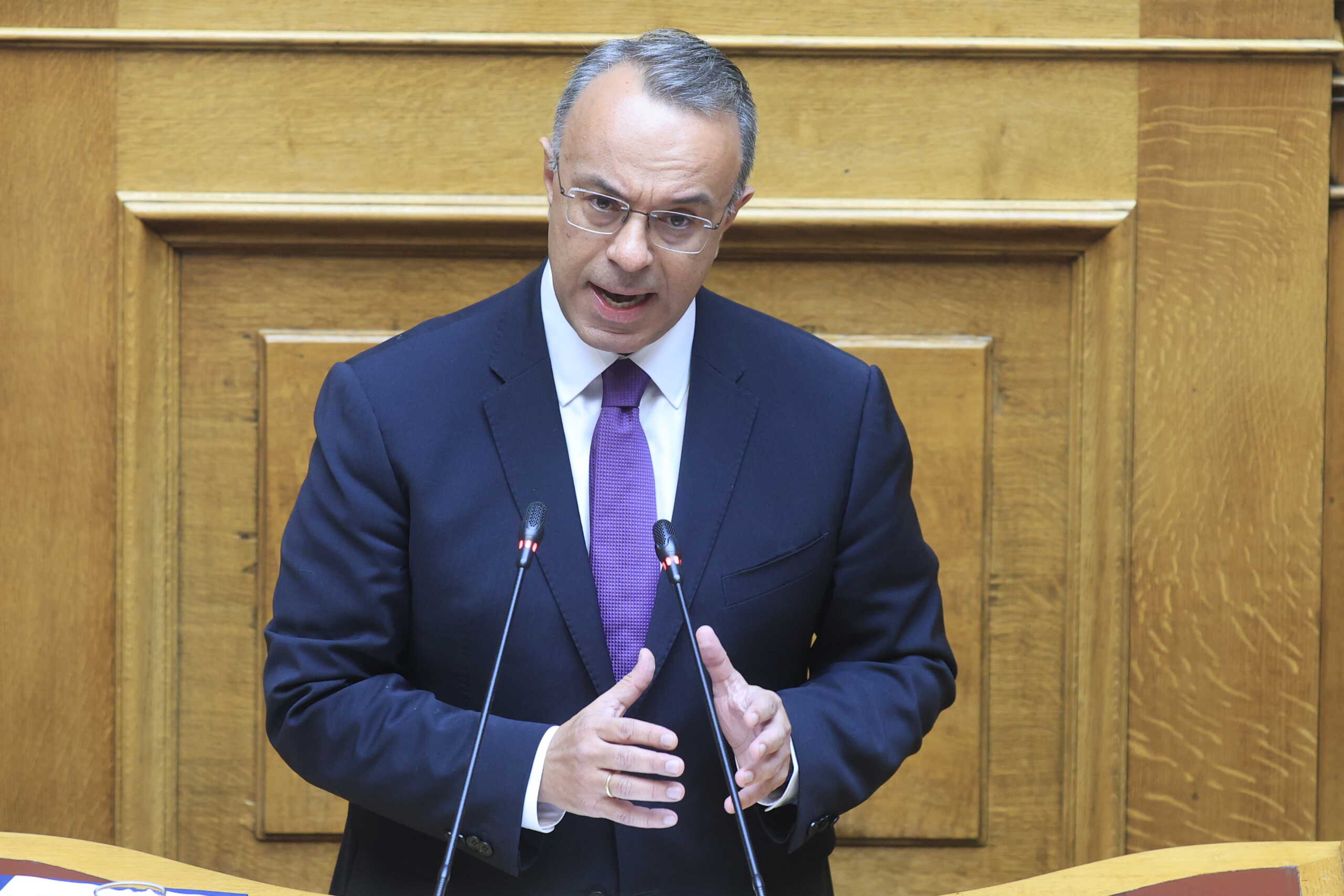 Τρίτη ημέρα της συζήτησης στην Ολομέλεια της Βουλής του σχεδίου νόμου του Υπουργείου Εθνικής Οικονομίας και Οικονομικών "Κύρωση του Κρατικού Προϋπολογισμού οικονομικού έτους 2024", Παρασκευή 15 Δεκεμβρίου 2023. 
(ΓΙΩΡΓΟΣ ΚΟΝΤΑΡΙΝΗΣ