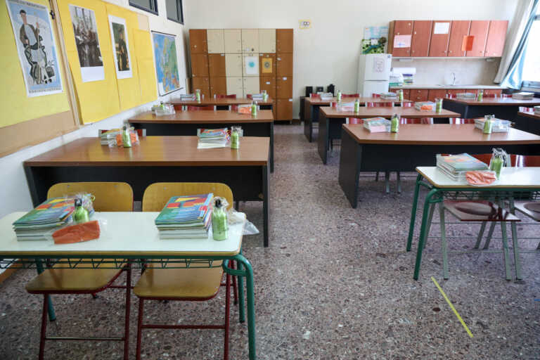 «Τον δέρνουν ακόμα και την ώρα του μαθήματος στο σχολείο» - Ξεσπούν οι γονείς 12χρονου μαθητή στον Βόλο