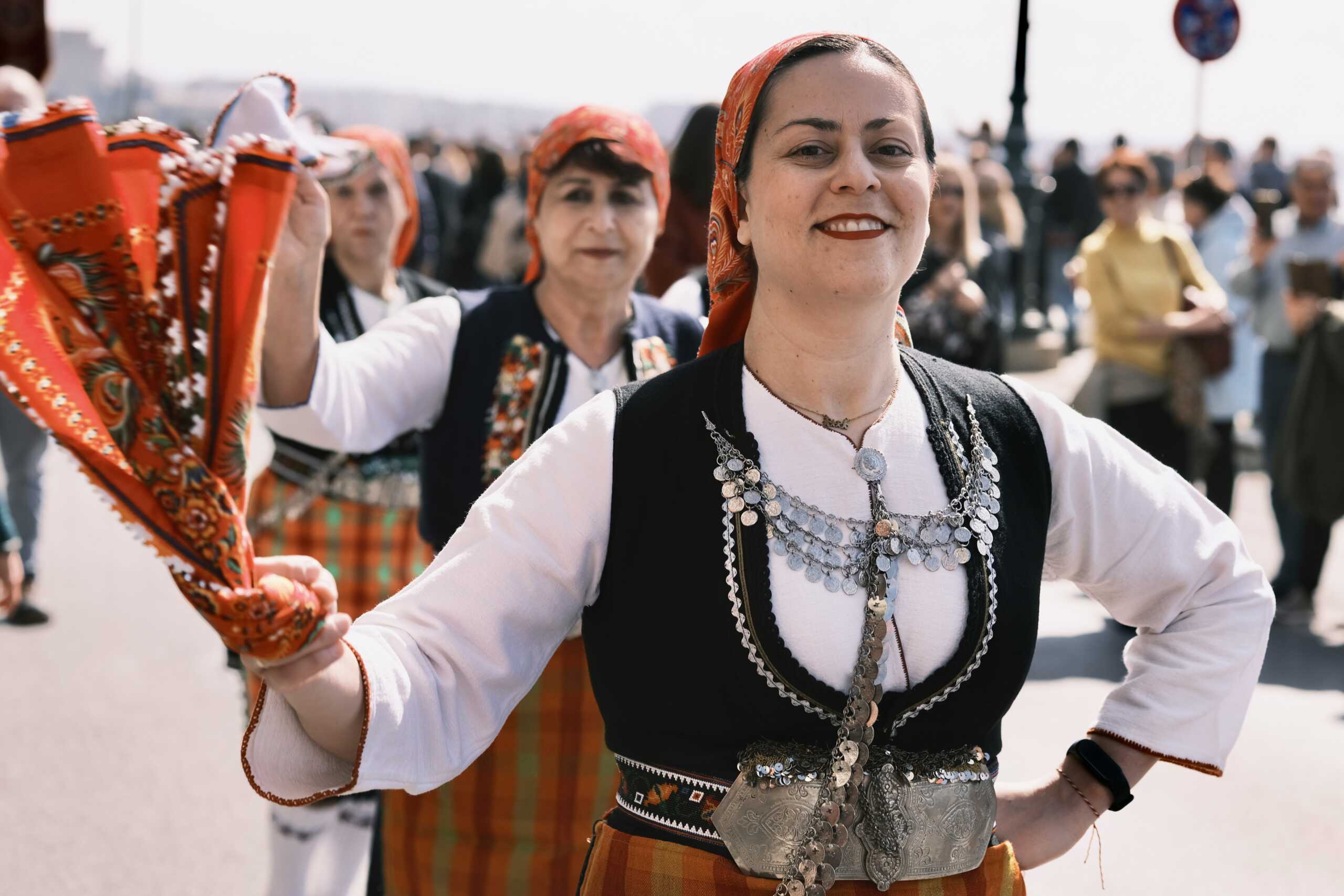 Παρέλαση των Κωδωνοφόρων για  το 6ο Ευρωπαϊκό Φεστιβάλ Κωδωνοφορίας. Η πομπή των Κωδωνοφόρων θα ξεκινήσει το πρωί από το Λευκό Πύργο θα διασχίσει την Λεωφόρο Νίκης και θα καταλήξει στην πλατεία Αριστοτέλους. Κυριακή 3 Μαρτίου 2024 (ΚΩΝΣΤΑΝΤΙΝΟΣ ΤΣΑΚΙΤΖΗΣ