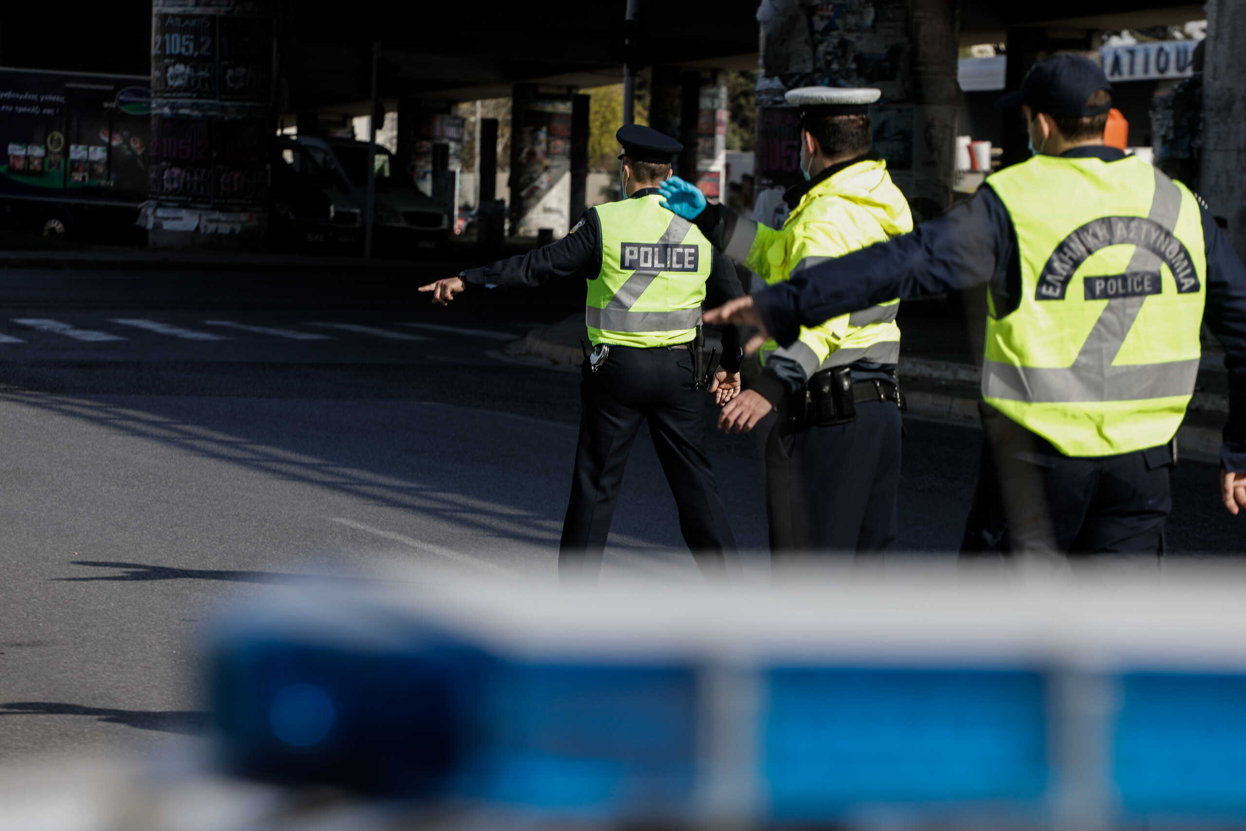 «Θέλεις κάπου να διασκεδάσεις και να πιεις ποτό;» – Η viral ατάκα που ενέπνευσε ακόμα και την ΕΛ.ΑΣ. για το τριήμερο