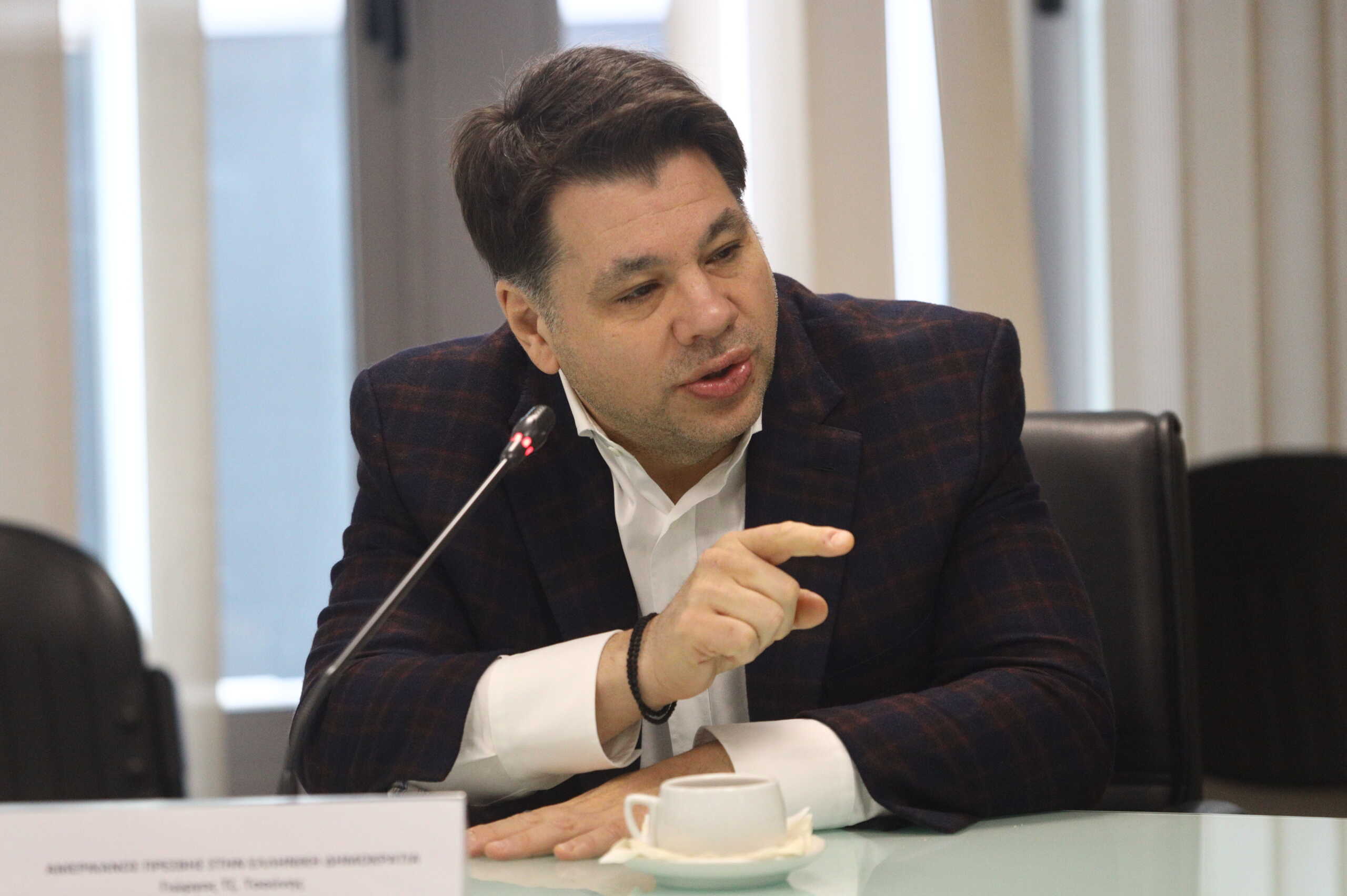 Τελετή υπογραφής Μνημονίου Συνεργασίας μεταξύ Attica Group και του Ομίλου Εταιρειών ONEX, στο υπουργείο Ανάπτυξης Παρασκευή 15 Δεκεμβρίου 2023. Το Μνημόνιο Συνεργασίας συνολικού προϋπολογισμού 1 δισ. ευρώ, αφορά το πλαίσιο συνεργασίας 10 ετών για την εκτέλεση του ναυπηγικού προγράμματος εκσυγχρονισμού του στόλου της Attica Group καθώς και των θυγατρικών της που αναλαμβάνει να φέρει σε πέρας ο Όμιλος ONEX στις εγκαταστάσεις του στα Ναυπηγεία Ελευσίνας και Σύρου.
(ΓΙΑΝΝΗΣ ΠΑΝΑΓΟΠΟΥΛΟΣ