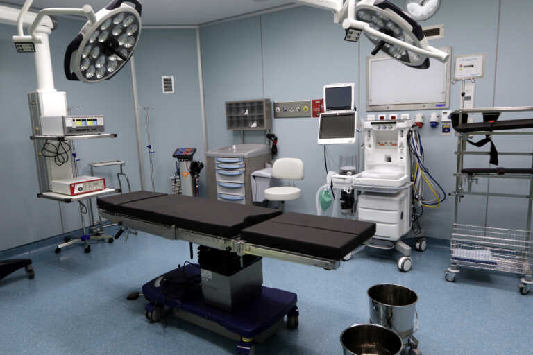 Ποια νοσοκομεία ξεκινούν απογευματινά χειρουργεία - Τι θα γίνει με τους ιδιώτες γιατρούς στο ΕΣΥ