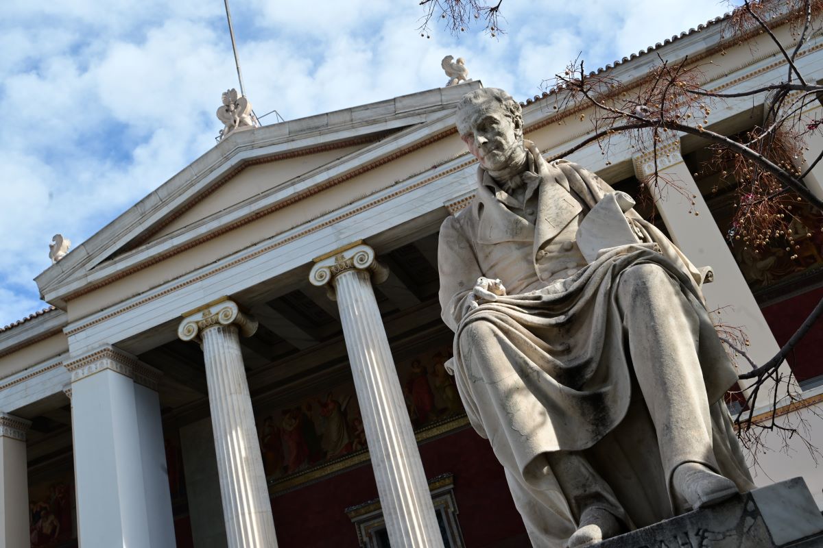 Φοιτητές κατέλαβαν την Πρυτανεία του ΕΚΠΑ – Κατάληψη και στο ΑΠΘ για τα ιδιωτικά πανεπιστήμια