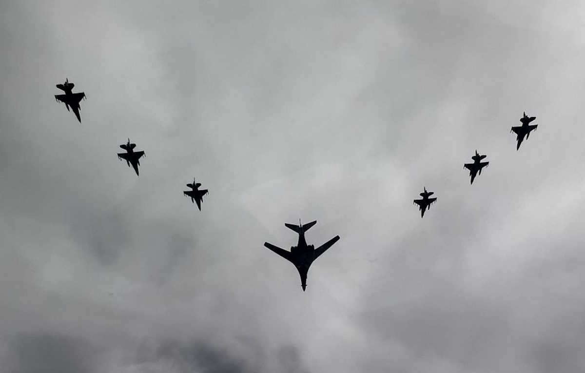 Οnyx dive polemiki aeroporia usaf