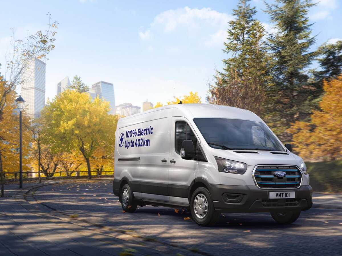 Ford Pro E-Transit: Μεγαλύτερη αυτονομία και ταχύτερη φόρτιση