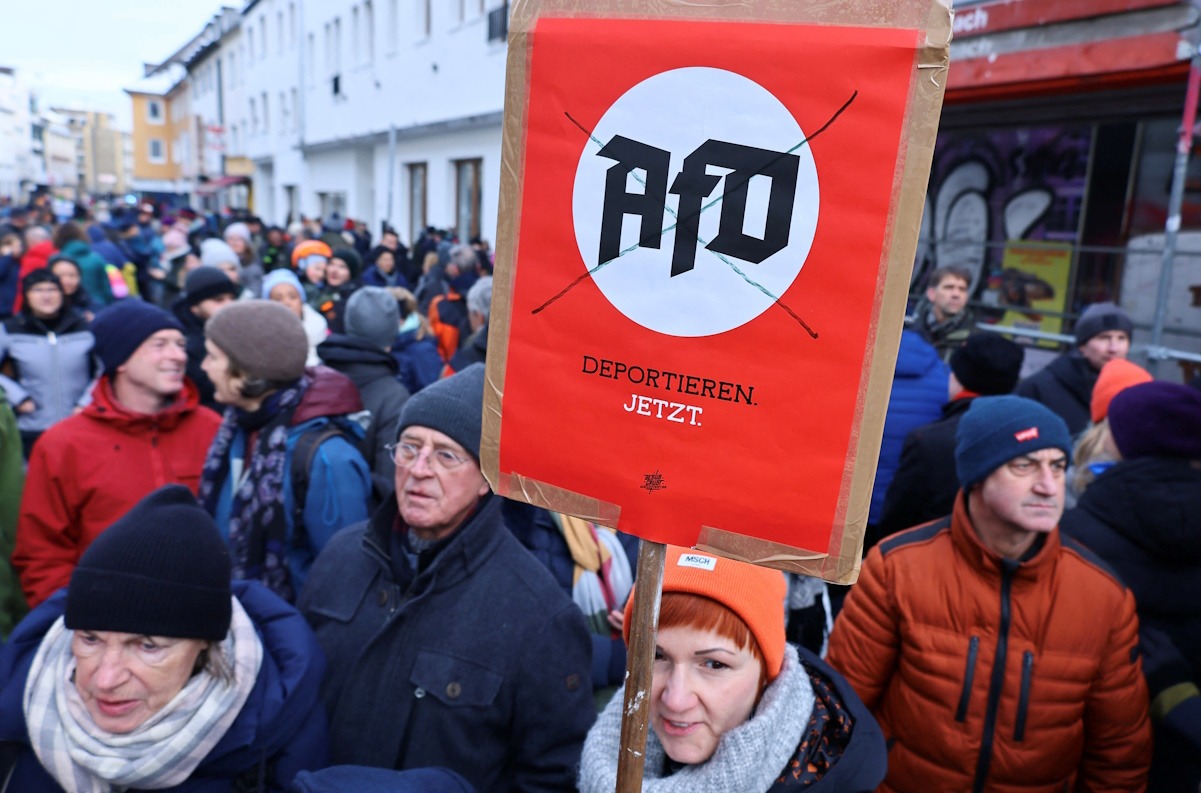 Γερμανία: Συνεχίζει να πέφτει στις δημοσκοπήσεις το ακροδεξιό AfD