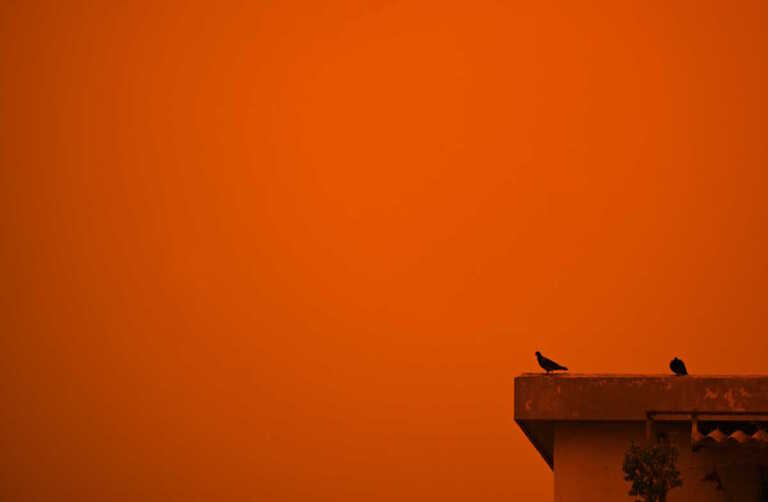 Τα ιστορικά στοιχεία και το «απόκοσμο» χρώμα της Αθήνας - Κολυδάς: «Το εντονότερο γεγονός» αφρικανικής σκόνης που έχει καταγραφεί ποτέ στην πρωτεύουσα