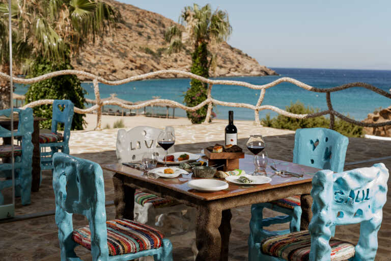Το εστιατόριο CHES στην Ίο ανάμεσα στα καλύτερα της Ελλάδας για το 2024