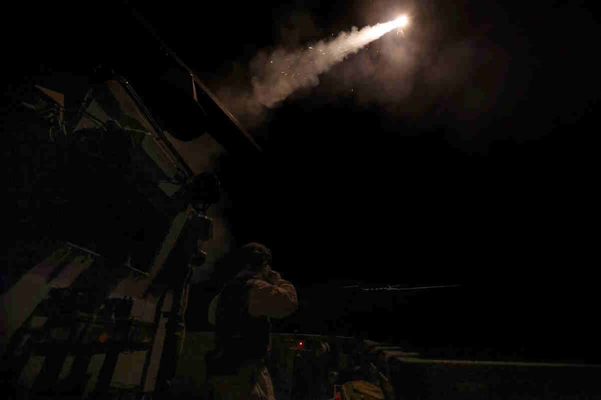 Ο στρατός των ΗΠΑ κατέστρεψε βαλλιστικό πύραυλο των Χούθι στον Κόλπο του Άντεν