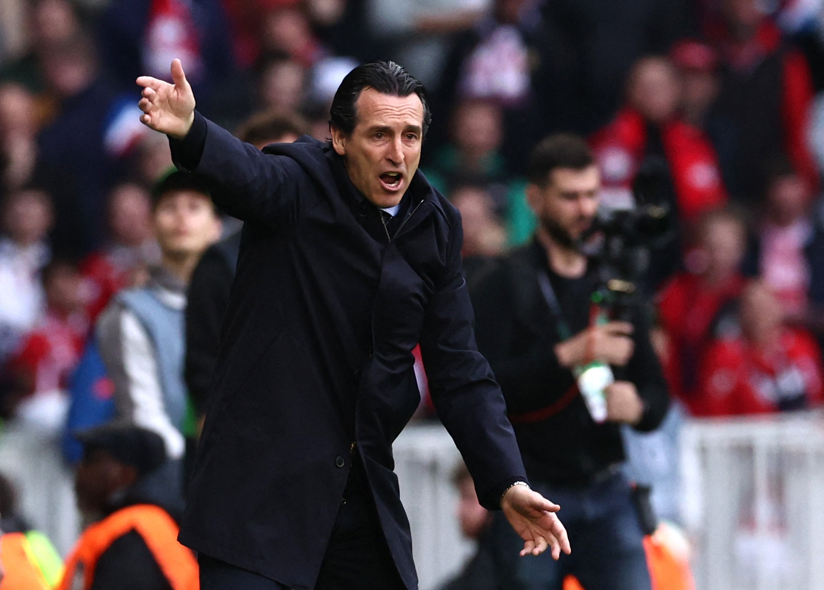 Soccer Football - Europa Conference League - Quarter Final - Second Leg - Lille v Aston Villa - Stade Pierre-Mauroy, Villeneuve-d'Ascq, France - April 18, 2024 Aston Villa manager Unai Emery reacts REUTERS
