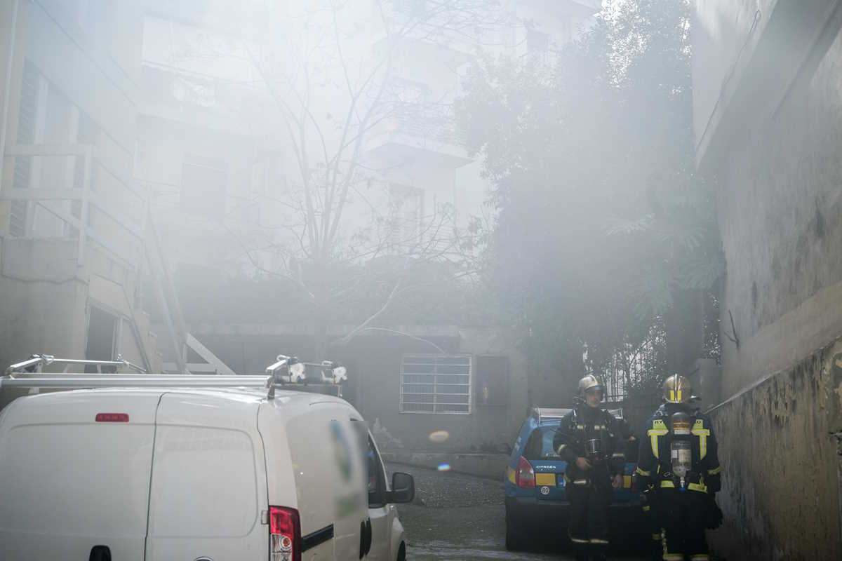 Μικρής έκτασης πυρκαγιά σε υποσταθμό του ΟΤΕ στην οδό Νεοπτολέμου στο Παγκράτι, Κυριακή 3 Μαρτίου 2024 (ΤΑΤΙΑΝΑ ΜΠΟΛΑΡΗ