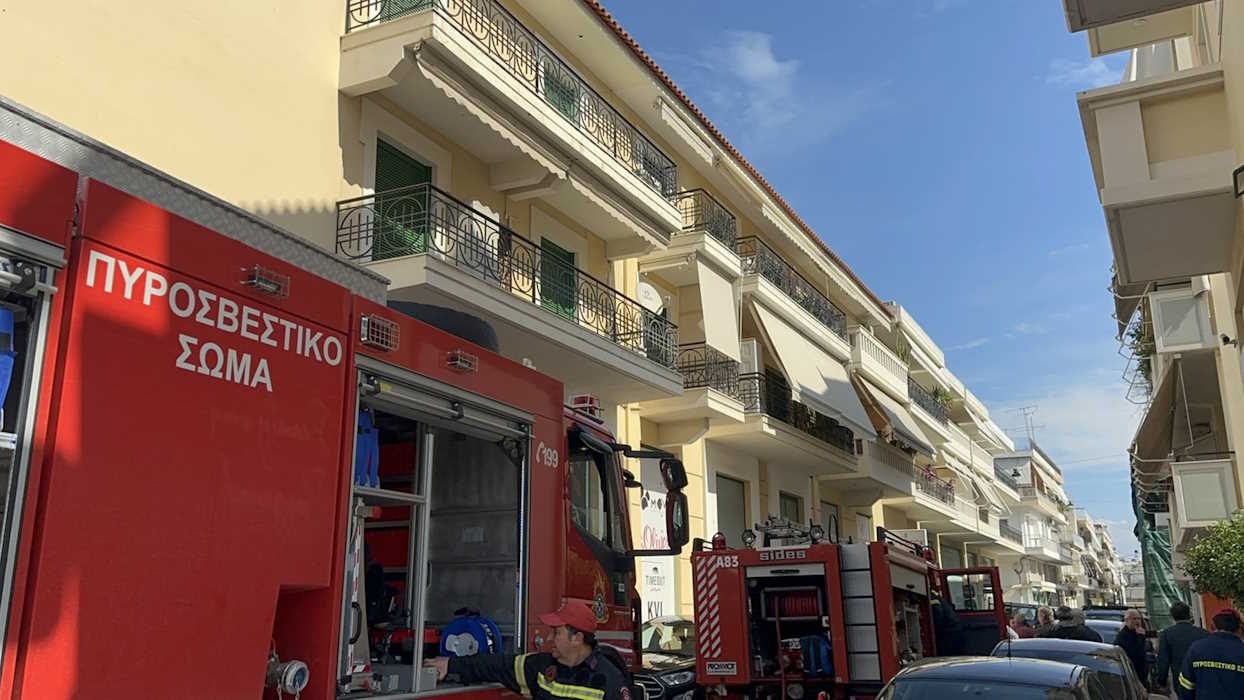 Φωτιά σε διαμέρισμα στη Ριζούπολη: Μεγάλη κινητοποίηση της πυροσβεστικής