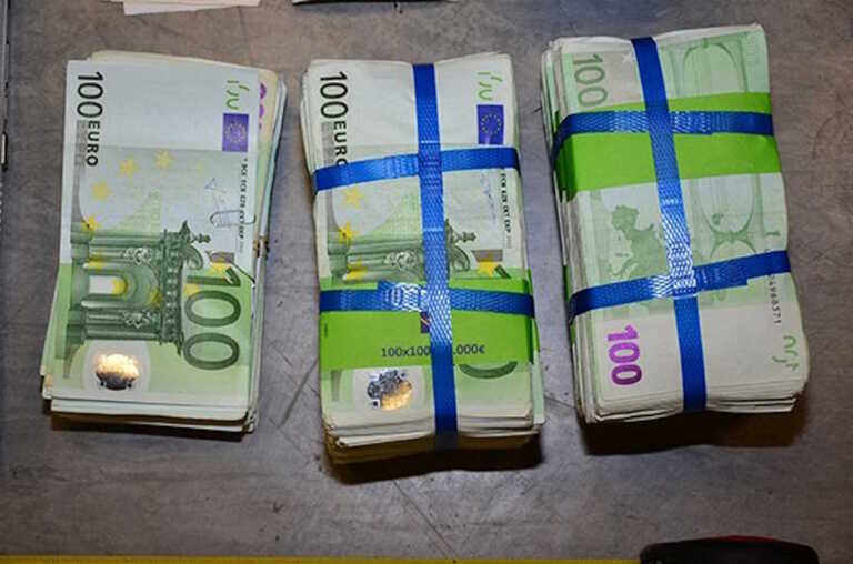 «Ξάφρισαν» 305.789 ευρώ από τραπεζικούς λογαριασμούς - Χειροπέδες σε 9 απατεώνες στις Σέρρες