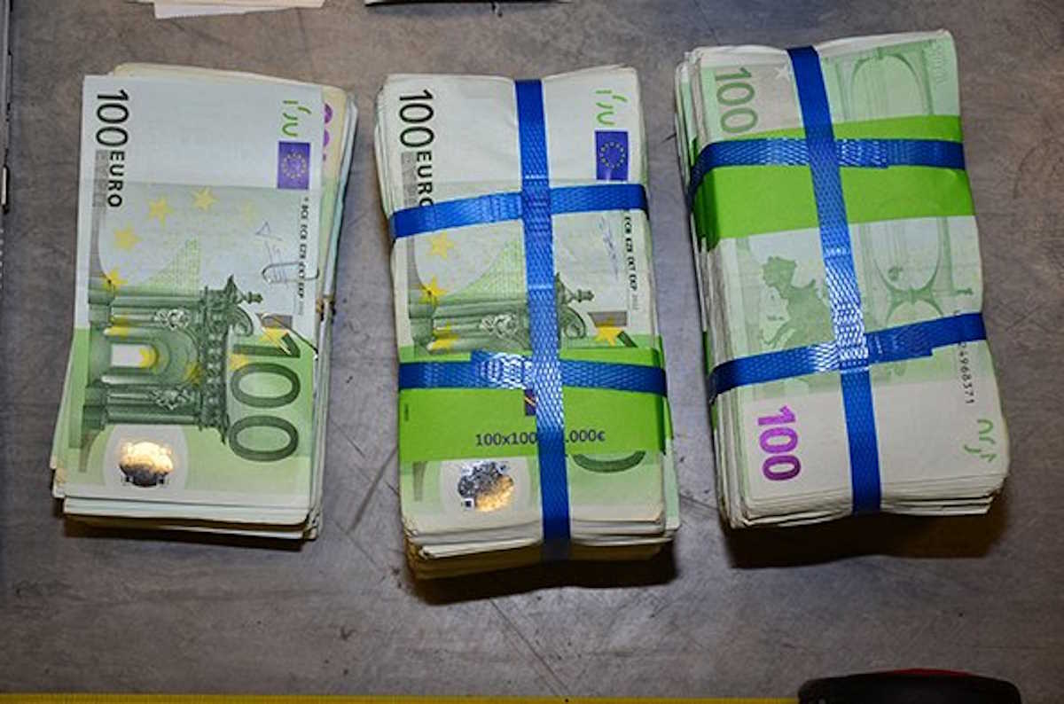 Σέρρες: Σπείρα «ξάφρισε» 305.789 ευρώ από τραπεζικούς λογαριασμούς – Χειροπέδες σε 9 απατεώνες