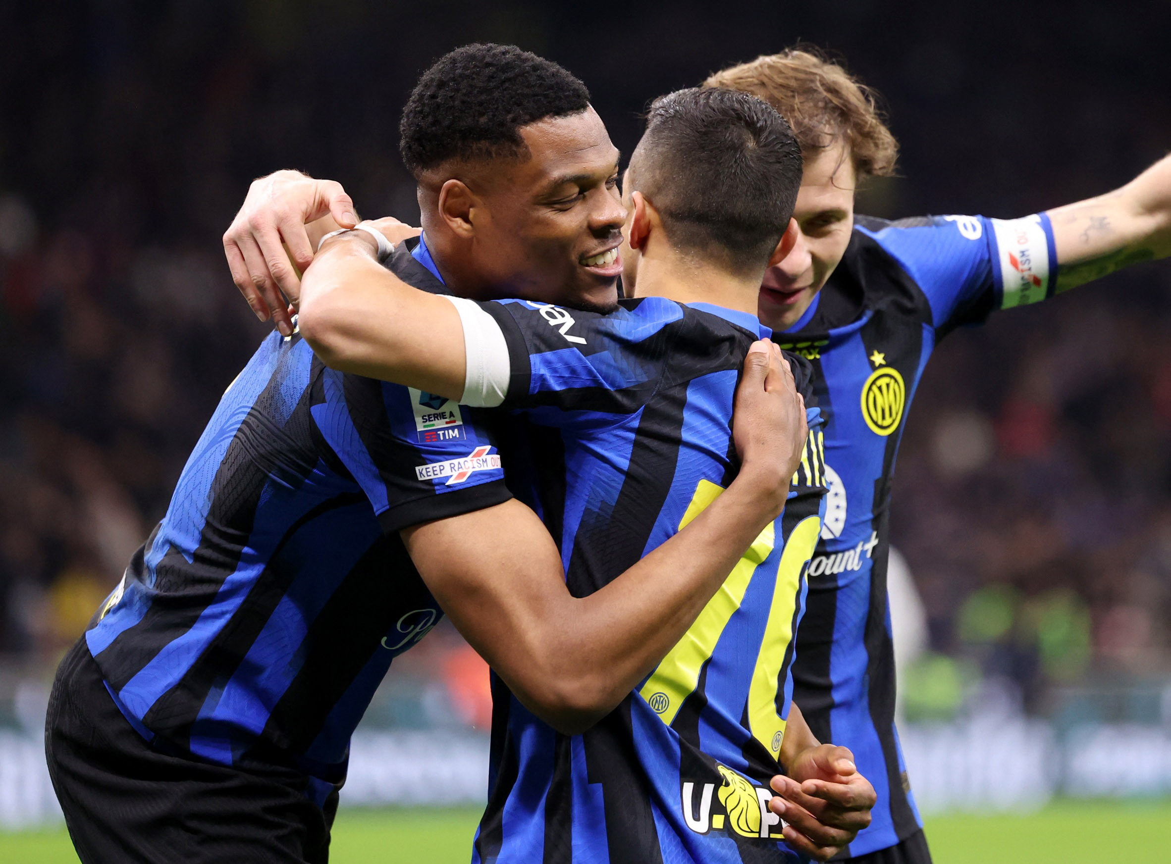 Soccer Football - Serie A - Inter Milan v Empoli - San Siro, Milan, Italy - April 1, 2024 Inter Milan's Alexis Sanchez celebrates scoring their second goal with teammates REUTERS