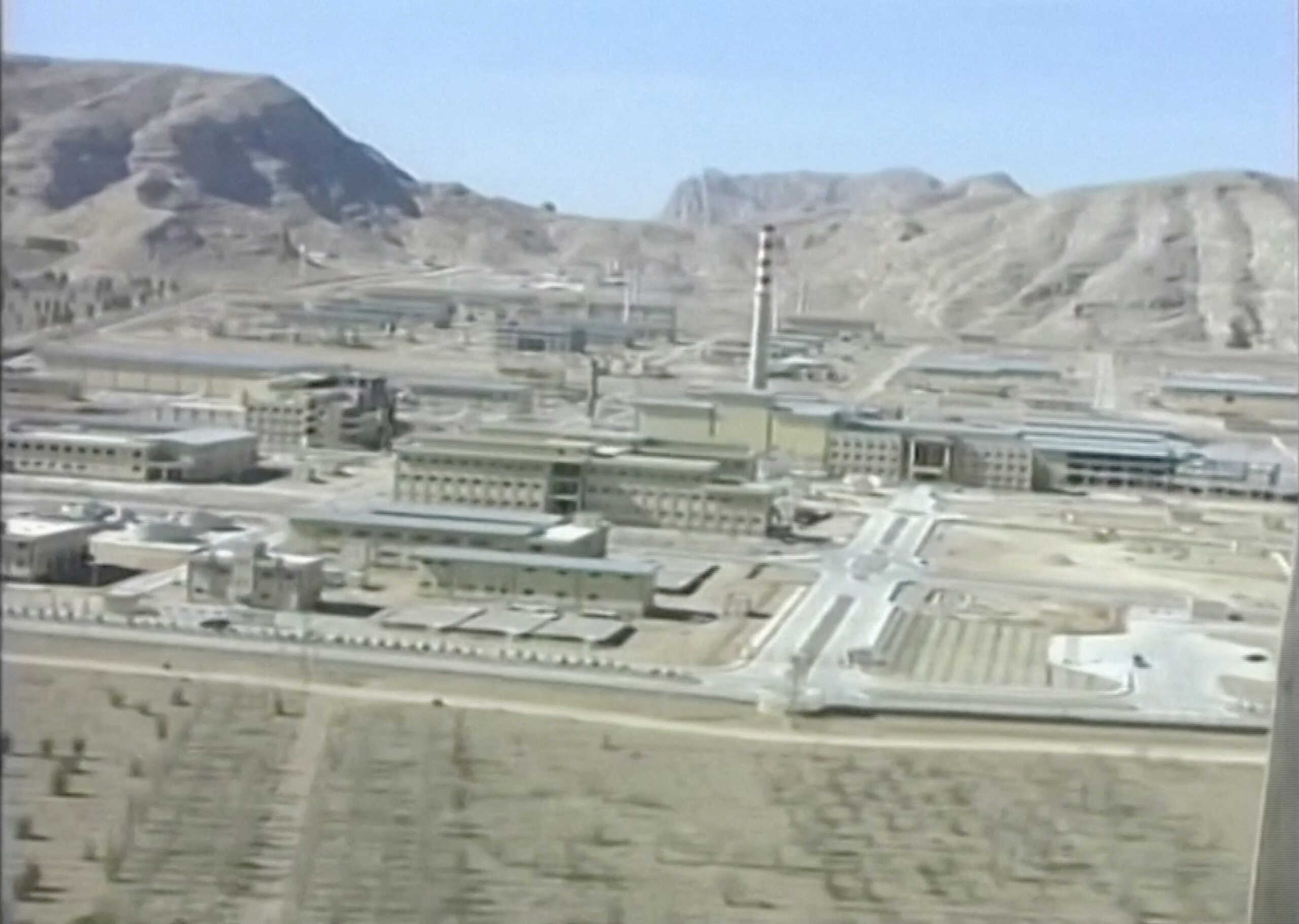An aerial view shows a nuclear facility in Isfahan, Iran, March 30, 2005, in this screengrab taken from video.  Reuters TV via REUTERS     IRAN OUT. NO COMMERCIAL OR EDITORIAL SALES IN IRAN