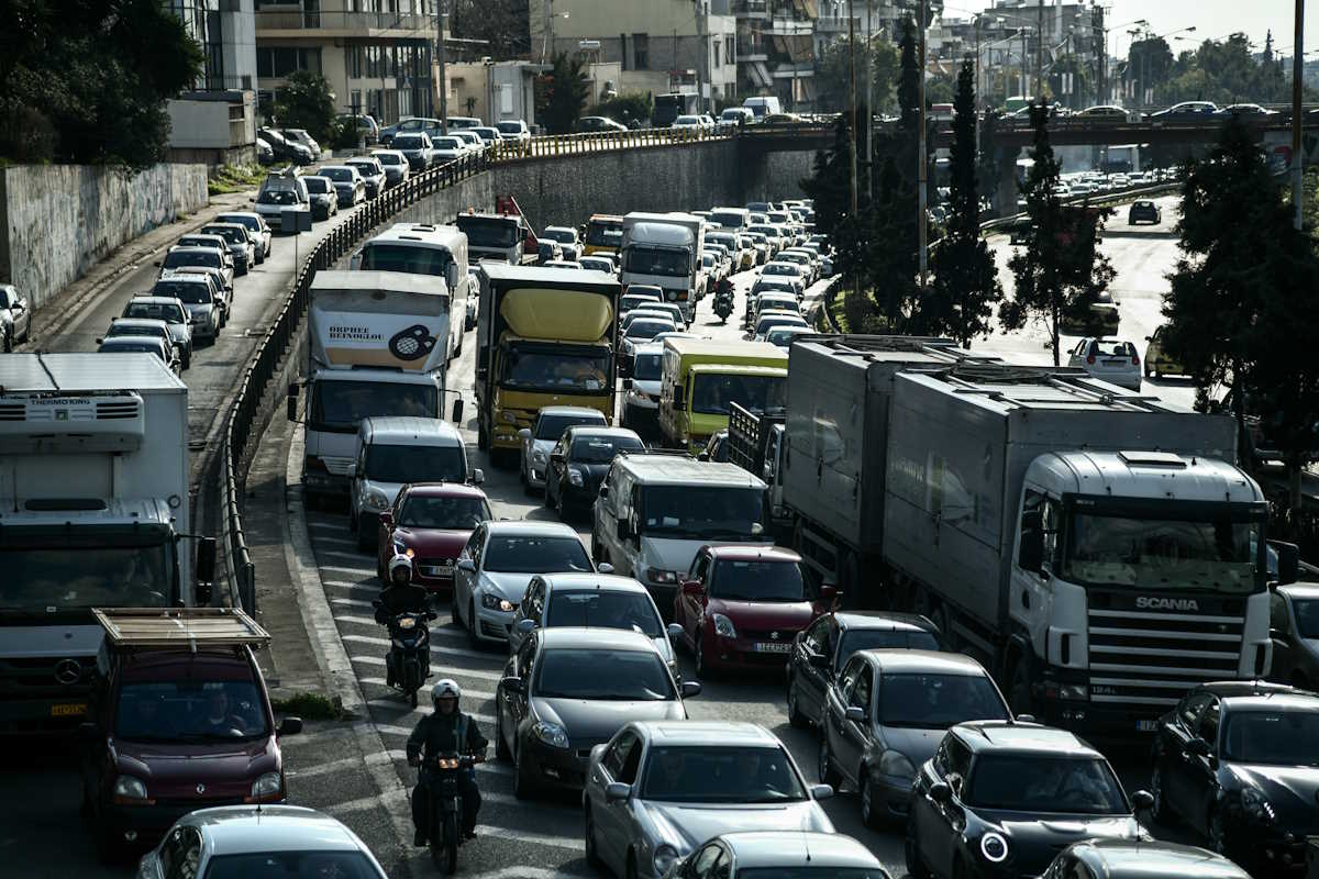 Τροχαίο ατύχημα στην άνοδο της εθνικής οδού Αθηνών - Λαμίας στο ύψος της Νέας Ιωνίας, την Παρασκευή 20 Δεκεμβρίου 2019. Από την σύγκρουση προκλήθηκε κυκλοφοριακή συμφόρηση.
(EUROKINISSI