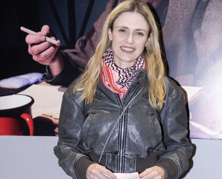 «Μου είχε πιάσει τα οπίσθια» κατέθεσε η ηθοποιός Μαρκέλλα Γιαννάτου στη δίκη του πρώην σκηνοθέτη του «Σασμού»