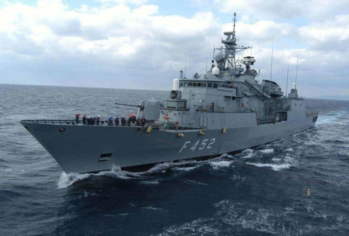 Φρεγάτες ΜΕΚΟ: Κίνδυνος «ναυαγίου» στον εκσυγχρονισμό τους – Τι μελετά το Πολεμικό Ναυτικό