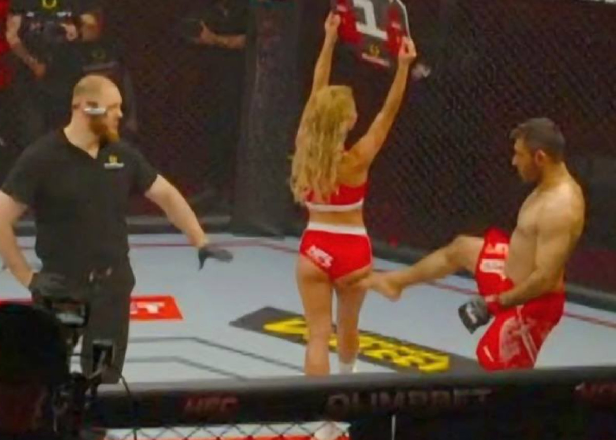 Μόσχα: Αθλητής του MMA κλώτσησε ring girl και το πλήθος τον λίντσαρε – Τιμωρήθηκε με ισόβιο αποκλεισμό