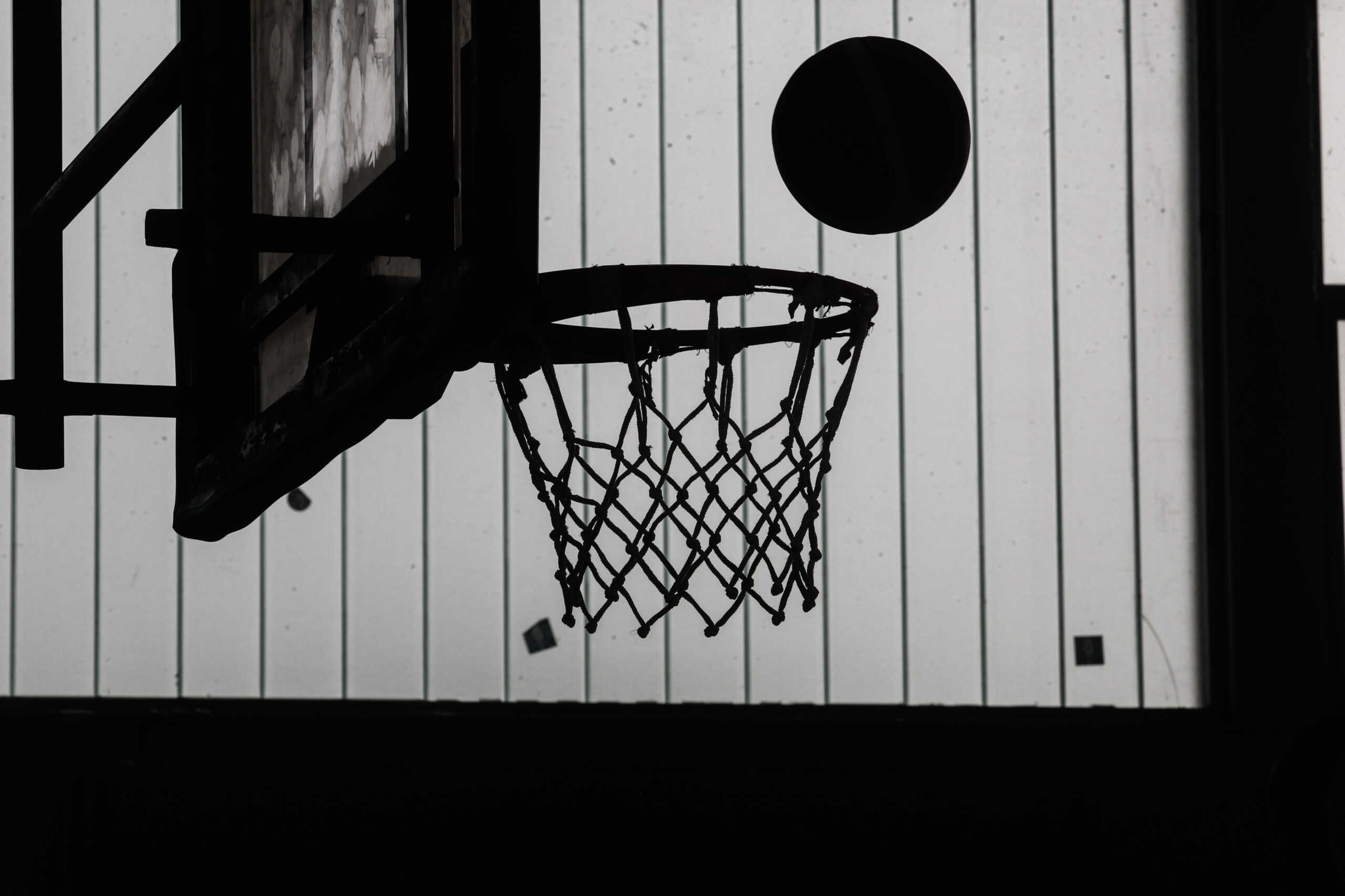 Ναύπλιο: Ξύλο μεταξύ παικτών σε αγώνα μπάσκετ τοπικού και είσοδος οπαδών στο παρκέ