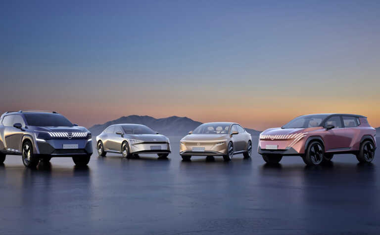Η Nissan παρουσιάζει τέσσερα πρωτότυπα στο σαλόνι αυτοκινήτου στο Πεκίνο
