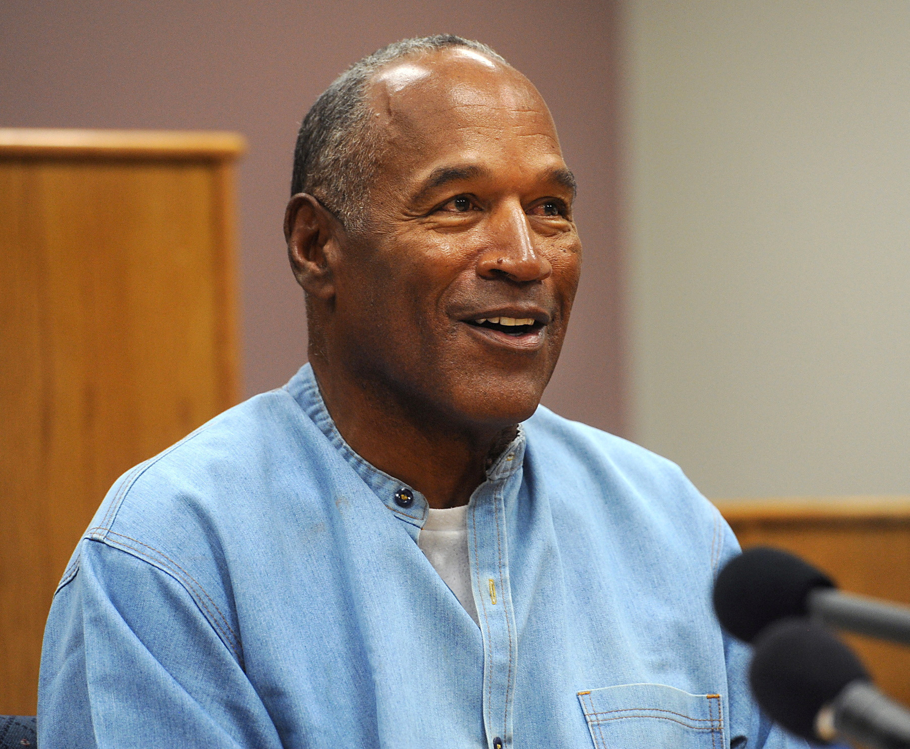 FILE PHOTO: O.J. Simpson reacts during his parole hearing at Lovelock Correctional Center in Lovelock, Nevada, U.S., July 20, 2017.   REUTERS